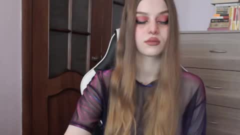 Snapshot of redhead_rabbit chatting on 09-30-25, 02:16 Lily online show from 09-30-25, 02:16