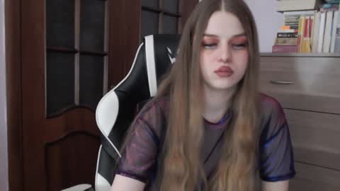 Lily online show from 10-29-25, 02:03