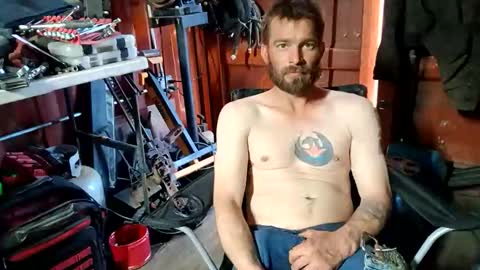 Snapshot of redheadlover828 chatting on 01-08-25, 08:07 Kevin online show from 01-08-25, 08:07