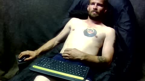 Snapshot of redheadlover828 chatting on 11-09-25, 02:10 Kevin online show from 11-09-25, 02:10