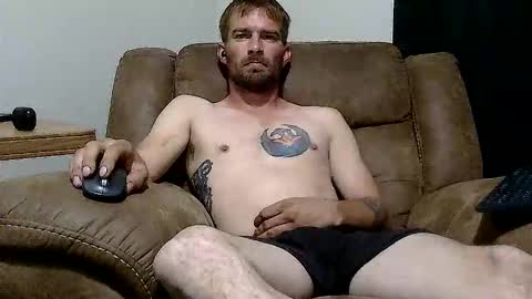 Snapshot of redheadlover828 chatting on 11-18-25, 06:45 Kevin online show from 11-18-25, 06:45