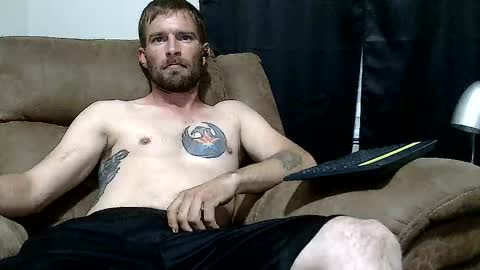 Snapshot of redheadlover828 chatting on 11-24-25, 11:43 Kevin online show from 11-24-25, 11:43