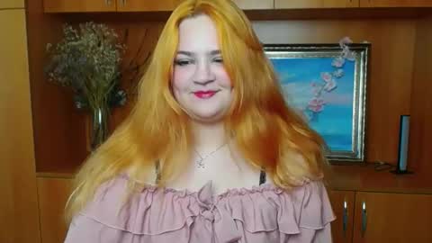 Snapshot of redhotqueen1 chatting on 05-06-26, 12:21 Rina online show from 05-06-26, 12:21