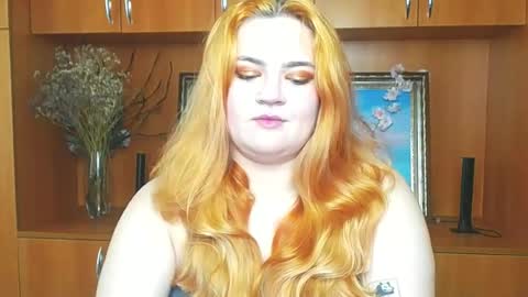 Snapshot of redhotqueen1 chatting on 05-14-26, 12:23 Rina online show from 05-14-26, 12:23