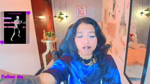 Snapshot of redhotter_ chatting on 01-11-25, 07:59 Lili Lopez online show from 01-11-25, 07:59