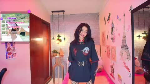 Snapshot of redhotter_ chatting on 01-14-25, 10:55 Lili Lopez online show from 01-14-25, 10:55