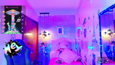 Snapshot of redhotter_ chatting on 01-26-25, 01:52 Lili Lopez online show from 01-26-25, 01:52