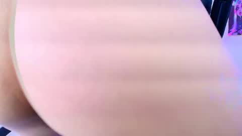 Snapshot of redhotter_ chatting on 02-26-25, 11:04 Lili Lopez online show from 02-26-25, 11:04