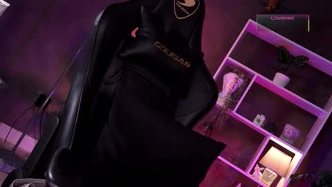 Snapshot of redjasmine_ chatting on 10-05-25, 01:37 Red Jasmine online show from 10-05-25, 01:37