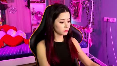 Kiara online show from 12-21-25, 09:00