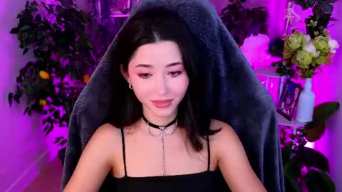 Snapshot of redmidnight_ chatting on 07-17-26, 10:47 Kiara online show from 07-17-26, 10:47