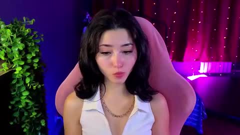 Snapshot of redmidnight_ chatting on 07-20-26, 08:33 Kiara online show from 07-20-26, 08:33