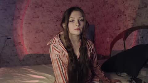 Snapshot of redmoonhead chatting on 02-15-25, 12:54 Ana online show from 02-15-25, 12:54