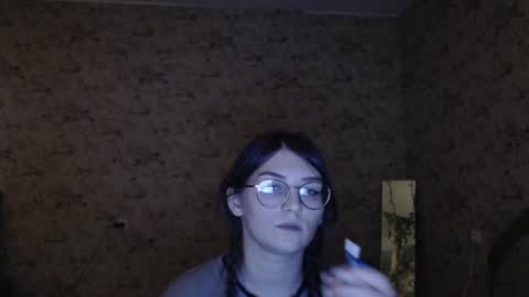 Snapshot of redmoonhead chatting on 02-22-25, 03:25 Ana online show from 02-22-25, 03:25