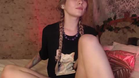 Snapshot of redmoonhead chatting on 09-20-25, 03:02 Ana online show from 09-20-25, 03:02