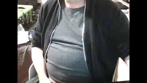 Snapshot of redneckdk chatting on 11-17-25, 01:11 redneckdk online show from 11-17-25, 01:11