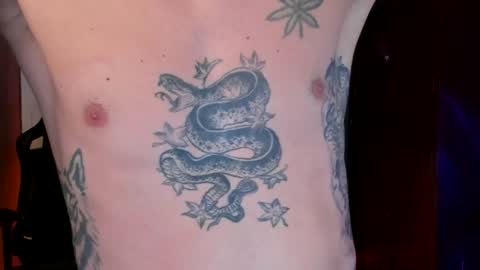 Snapshot of redrum_696 chatting on 12-19-24, 09:38 Red online show from 12-19-24, 09:38