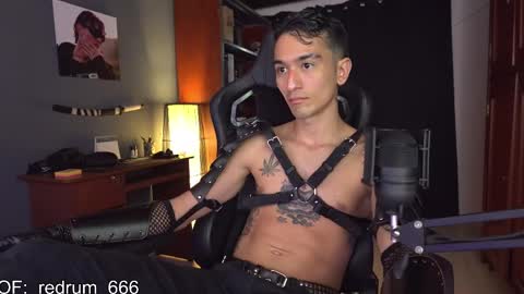 Snapshot of redrum_696 chatting on 02-25-25, 05:04 Red online show from 02-25-25, 05:04