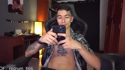 Snapshot of redrum_696 chatting on 02-26-25, 06:00 Red online show from 02-26-25, 06:00