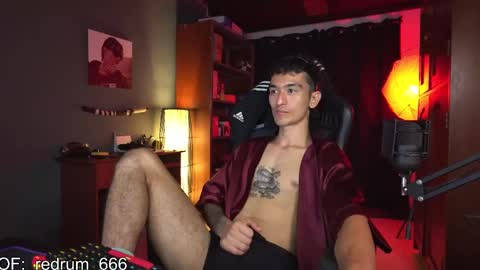 Snapshot of redrum_696 chatting on 03-08-25, 04:23 Red online show from 03-08-25, 04:23