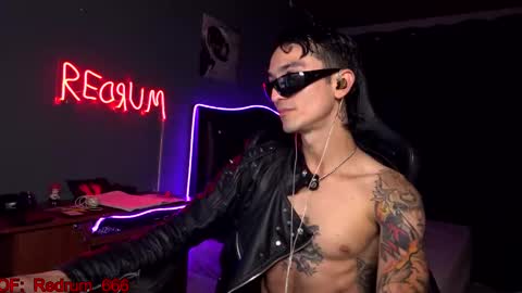 Snapshot of redrum_696 chatting on 09-20-25, 10:22 Red online show from 09-20-25, 10:22