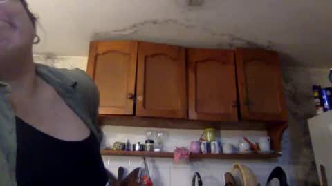 Snapshot of redwinelipss chatting on 10-14-25, 05:08 redwinelipss online show from 10-14-25, 05:08