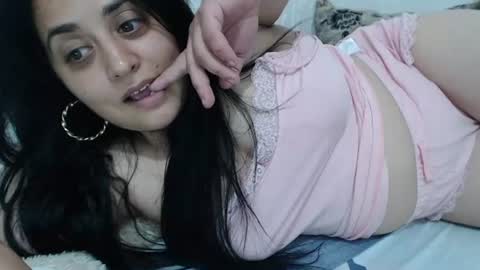 Snapshot of reeapassion chatting on 06-24-26, 08:19 Reea online show from 06-24-26, 08:19