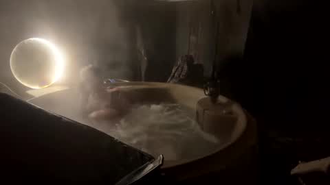 Lee online show from 03-17-26, 01:32