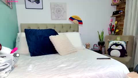 Snapshot of reese_yanella chatting on 07-05-26, 01:18 Yanella online show from 07-05-26, 01:18