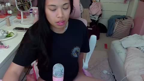 Snapshot of reeviee chatting on 08-04-26, 02:04 Reevie online show from 08-04-26, 02:04