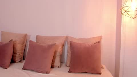 Snapshot of regina_noctixx chatting on 03-11-25, 09:37 Regina online show from 03-11-25, 09:37