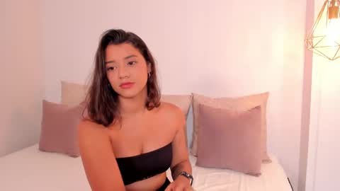 Snapshot of regina_noctixx chatting on 03-12-25, 12:42 Regina online show from 03-12-25, 12:42