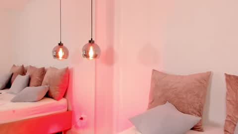 Snapshot of regina_noctixx chatting on 09-13-25, 06:02 Regina online show from 09-13-25, 06:02