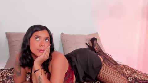 Snapshot of regina_noctixx chatting on 09-15-25, 03:28 Regina online show from 09-15-25, 03:28