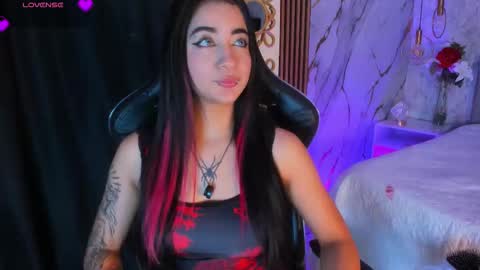 Snapshot of regina_storm chatting on 03-22-26, 02:37 online show from 03-22-26, 02:37