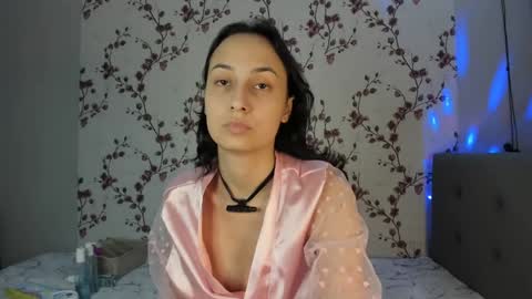Snapshot of reginamoon12 chatting on 01-23-25, 06:03 Alisa online show from 01-23-25, 06:03