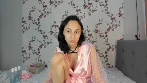 Snapshot of reginamoon12 chatting on 01-26-25, 11:39 Alisa online show from 01-26-25, 11:39