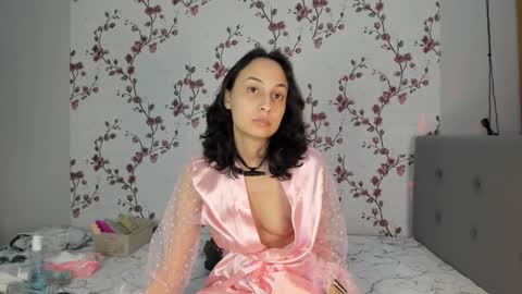 Snapshot of reginamoon12 chatting on 01-26-25, 04:30 Alisa online show from 01-26-25, 04:30