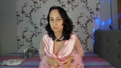 Snapshot of reginamoon12 chatting on 02-01-25, 01:41 Alisa online show from 02-01-25, 01:41