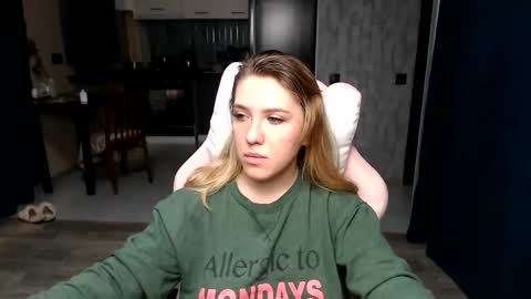 Regina online show from 09-28-25, 02:06