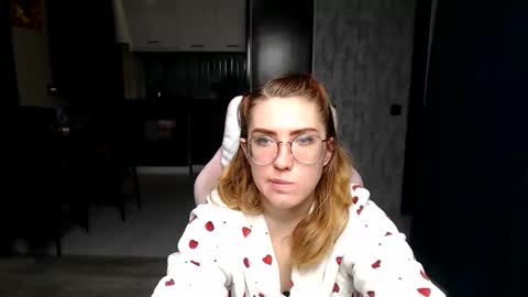 Regina online show from 11-26-25, 01:39