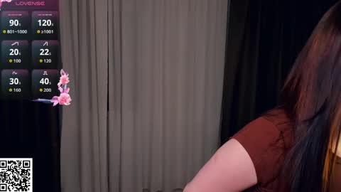 Snapshot of reginiasaccone chatting on 06-02-26, 06:43 Emily - online show from 06-02-26, 06:43
