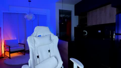 Snapshot of reichel_gray chatting on 06-15-26, 02:47 REICHEL online show from 06-15-26, 02:47