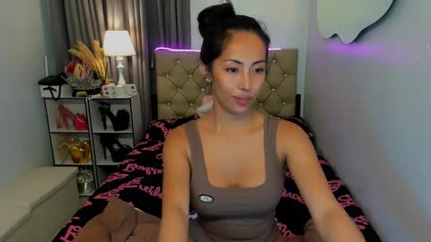 Snapshot of reighnempress chatting on 01-19-25, 05:37 reighnempress online show from 01-19-25, 05:37