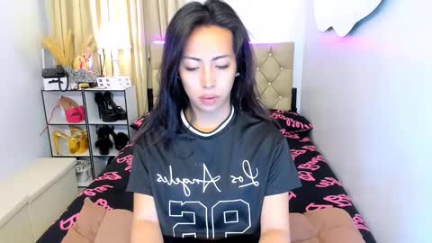 Snapshot of reighnempress chatting on 02-28-25, 01:58 reighnempress online show from 02-28-25, 01:58