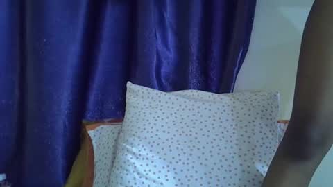 Snapshot of rellings_maya chatting on 10-04-25, 07:06 rellings-maya online show from 10-04-25, 07:06