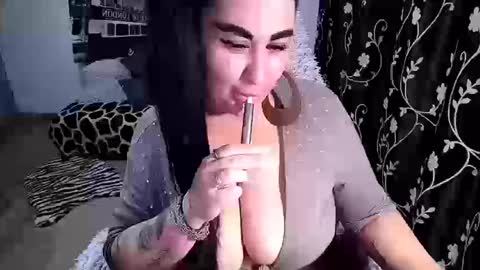 Snapshot of remarkablyass3 chatting on 03-10-26, 08:47 Desyree online show from 03-10-26, 08:47