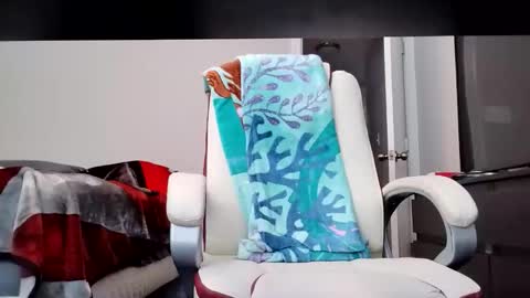 Snapshot of remmi556692 chatting on 11-13-25, 03:33 remmi556692 online show from 11-13-25, 03:33