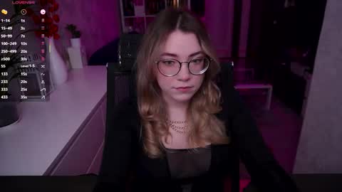 Snapshot of remywild chatting on 11-28-25, 04:31 RemyWild online show from 11-28-25, 04:31