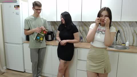 Snapshot of renae_tom chatting on 12-04-24, 05:55 Renae Tom online show from 12-04-24, 05:55